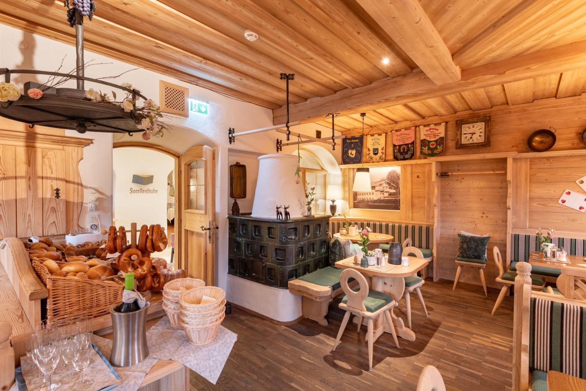 Alpen Glueck Hotel Unterm Rain Garni Kirchberg in Tirol Exterior foto